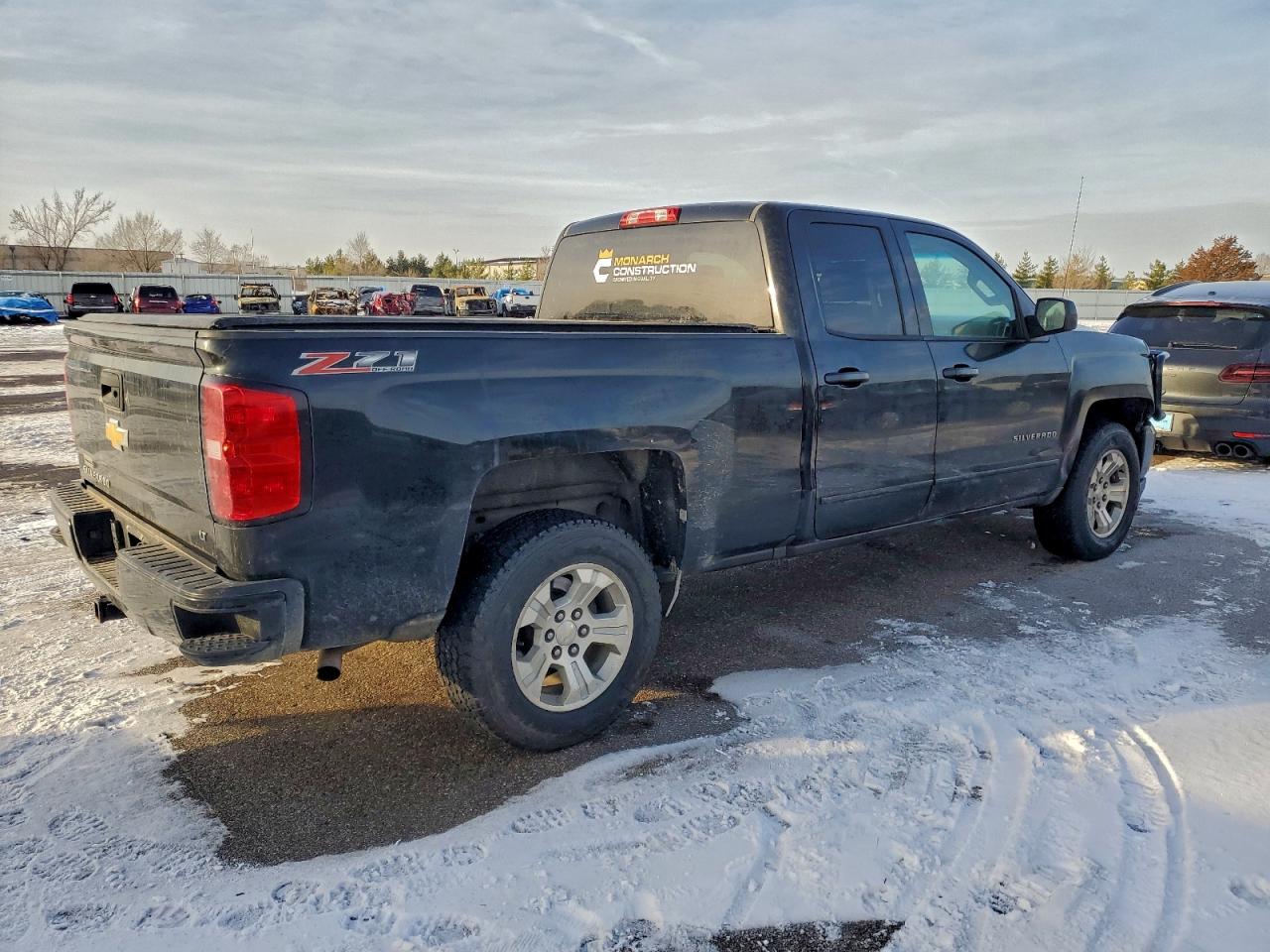 2018 CHEVROLET SILVERADO K1500 LT photo 3