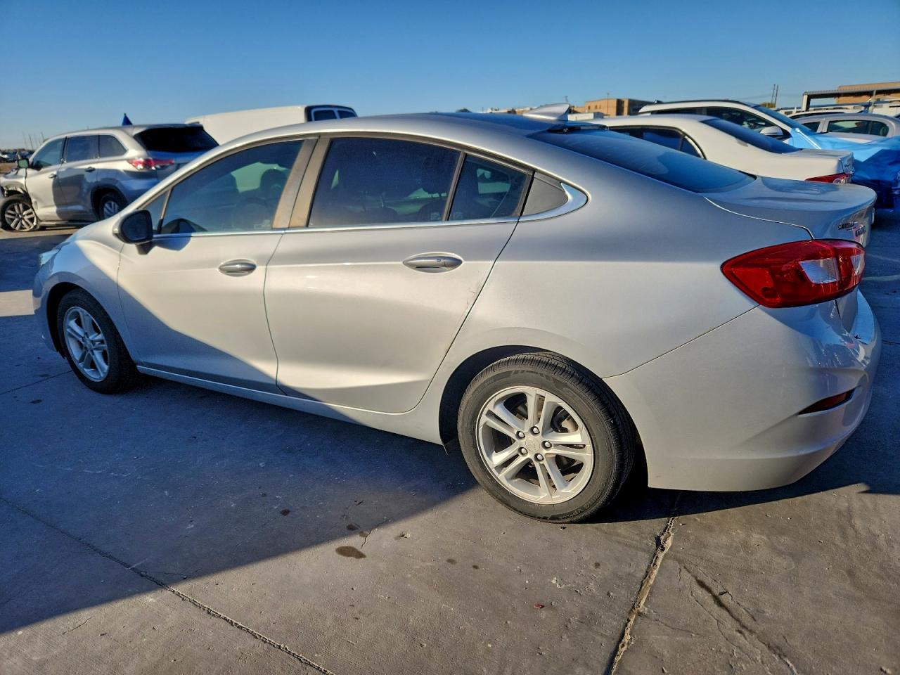 2016 CHEVROLET CRUZE LT photo 2