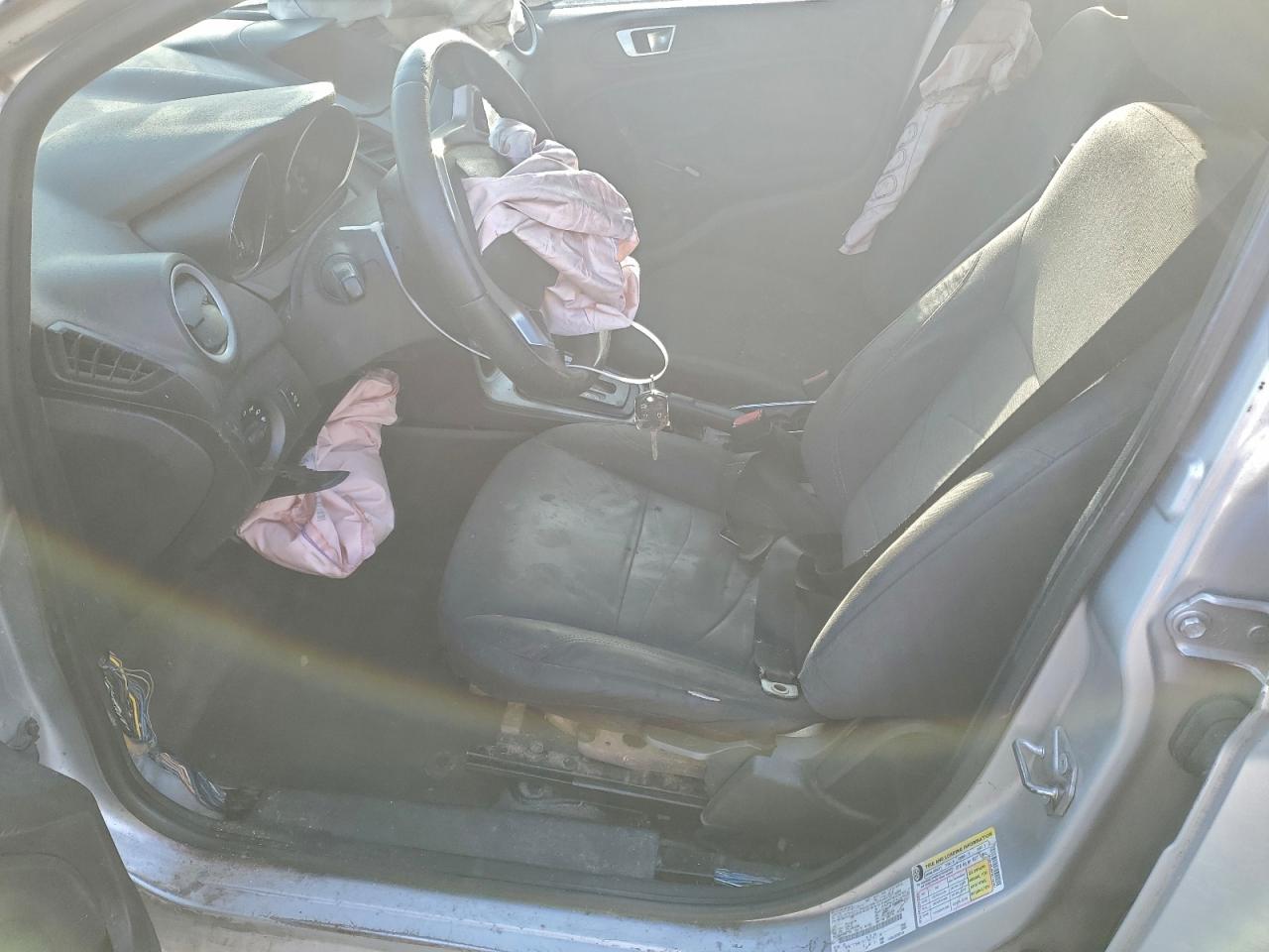 2015 FORD FIESTA SE photo 7