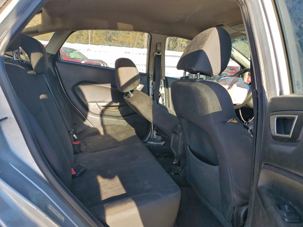 2015 FORD FIESTA SE photo 10