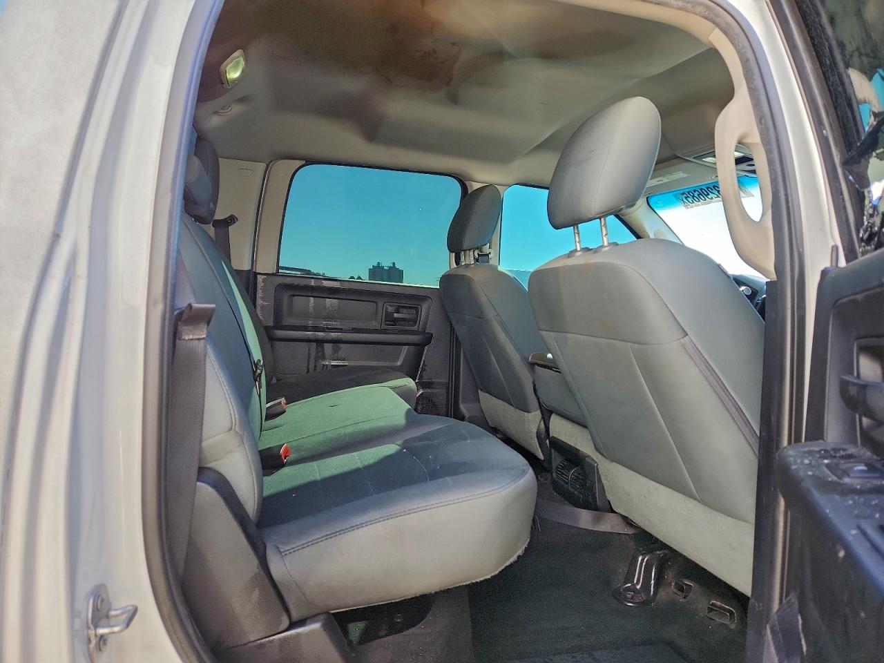 2016 RAM 2500 ST photo 19