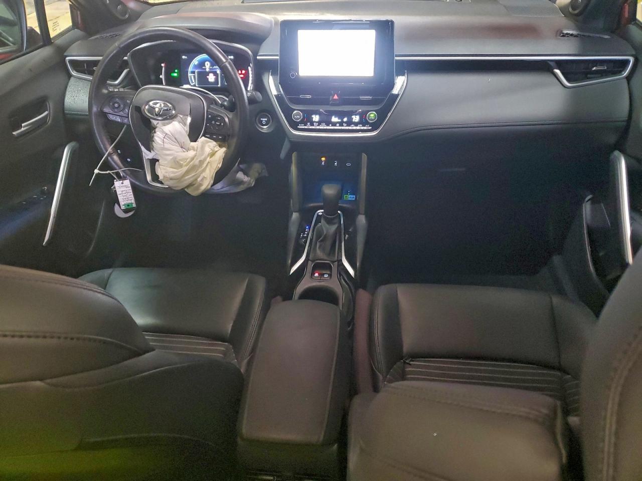 2023 TOYOTA COROLLA CROSS LE photo 15