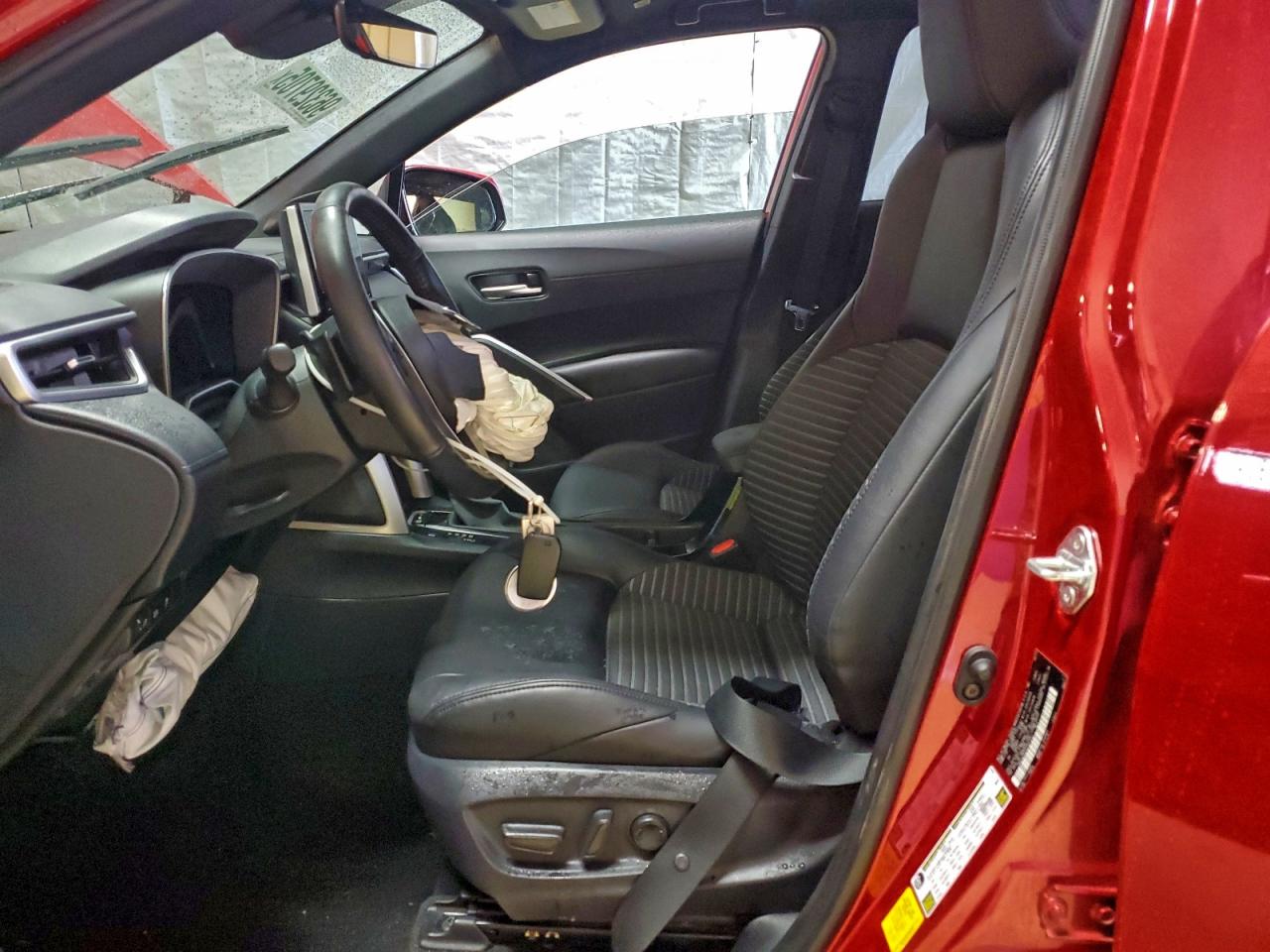 2023 TOYOTA COROLLA CROSS LE photo 13