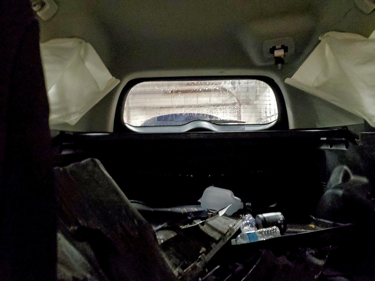 2015 TOYOTA RAV4 XLE photo 10