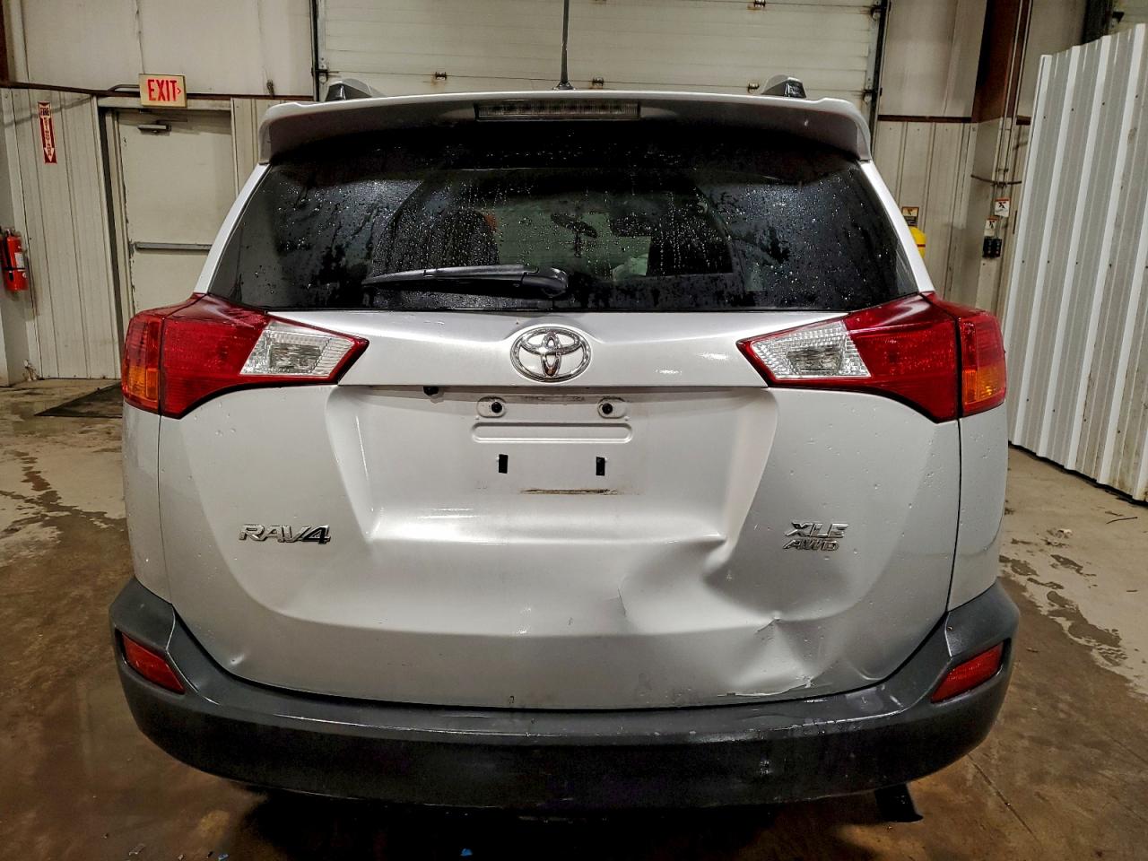 2015 TOYOTA RAV4 XLE photo 6