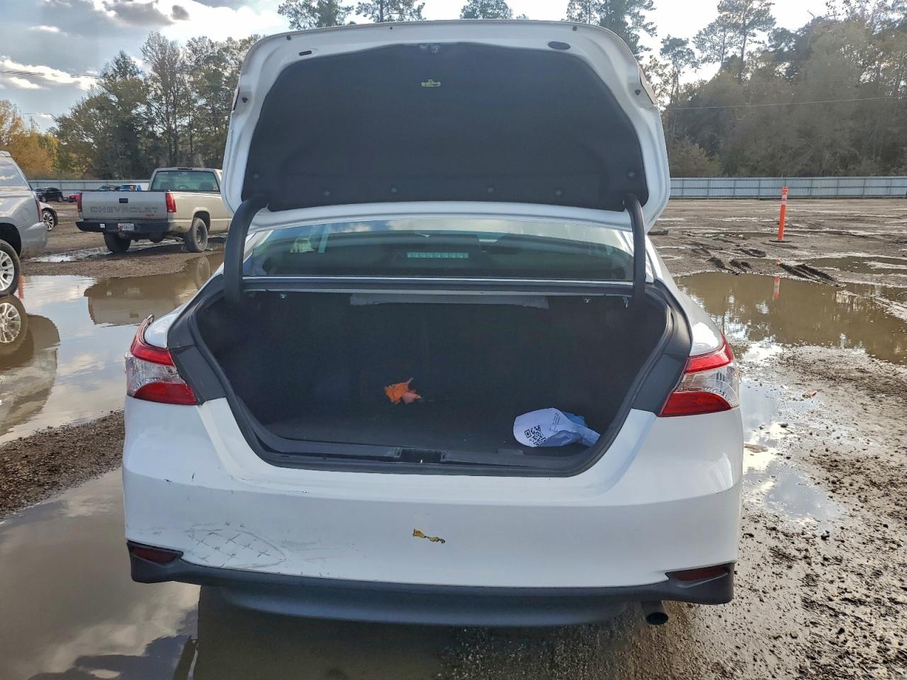 2019 TOYOTA CAMRY L photo 11