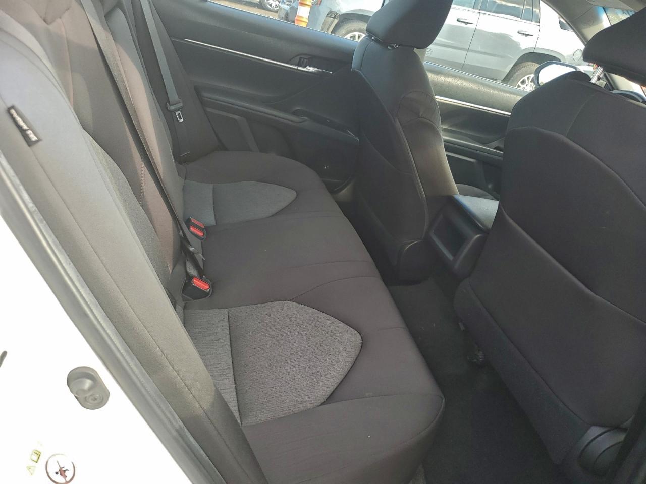 2019 TOYOTA CAMRY L photo 19