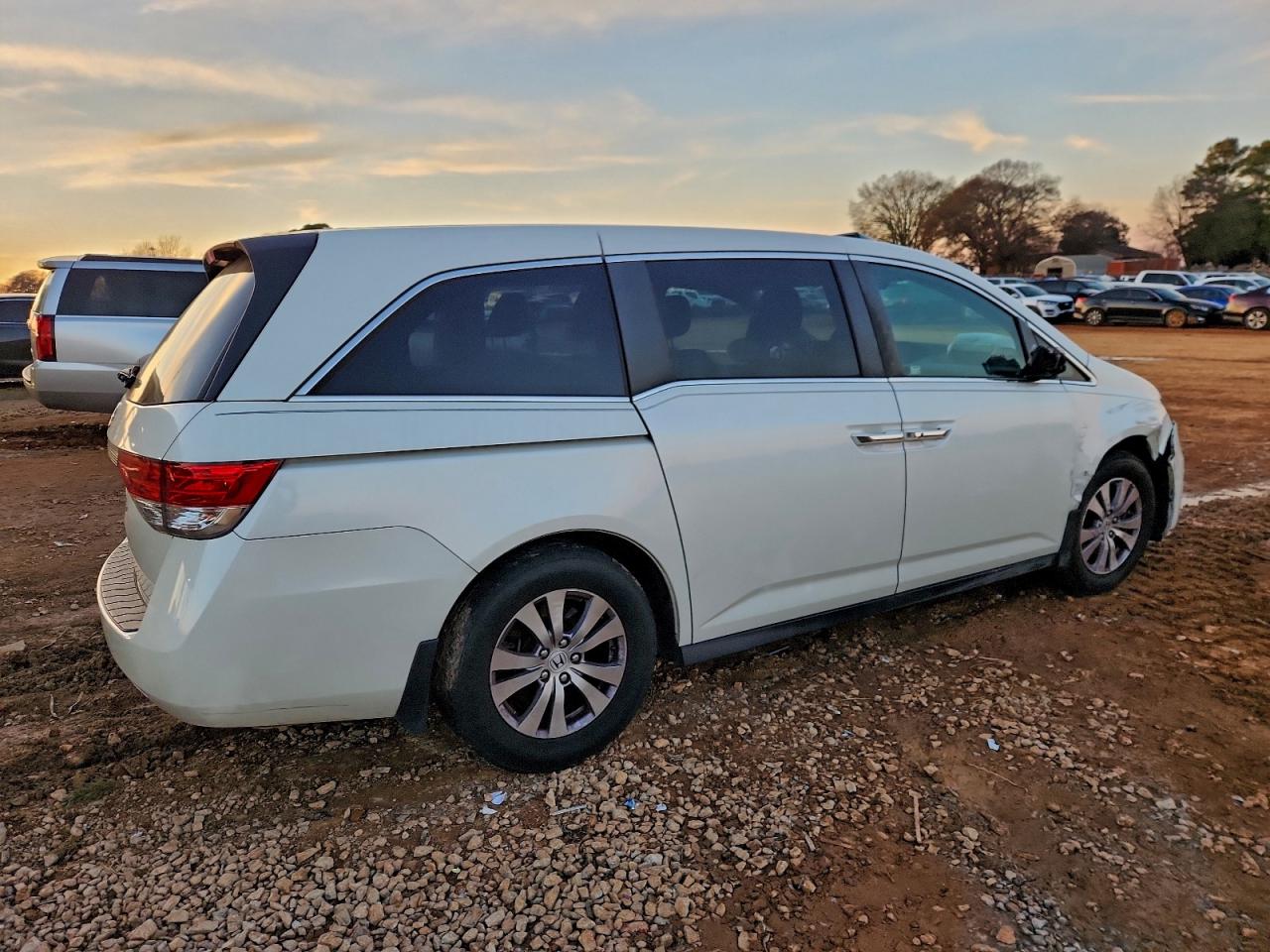 2016 HONDA ODYSSEY EXL photo 5