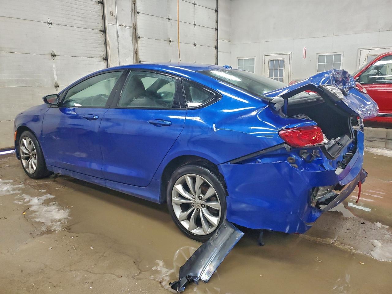 2015 CHRYSLER 200 S photo 2