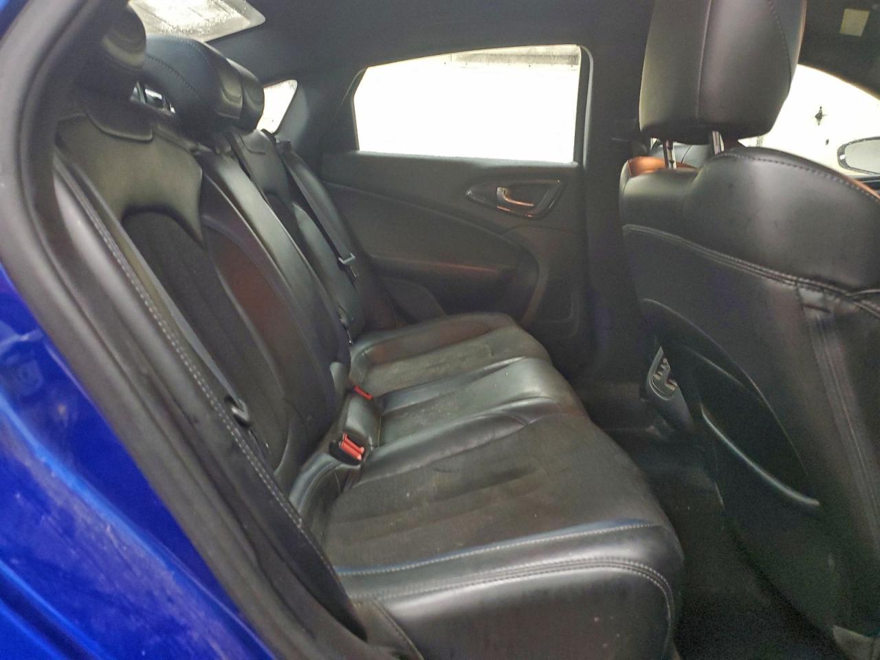2015 CHRYSLER 200 S photo 10