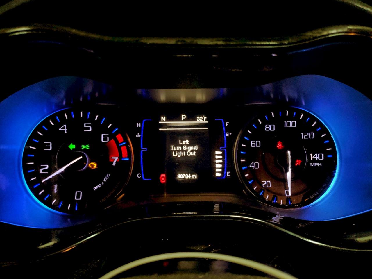 2015 CHRYSLER 200 S photo 9