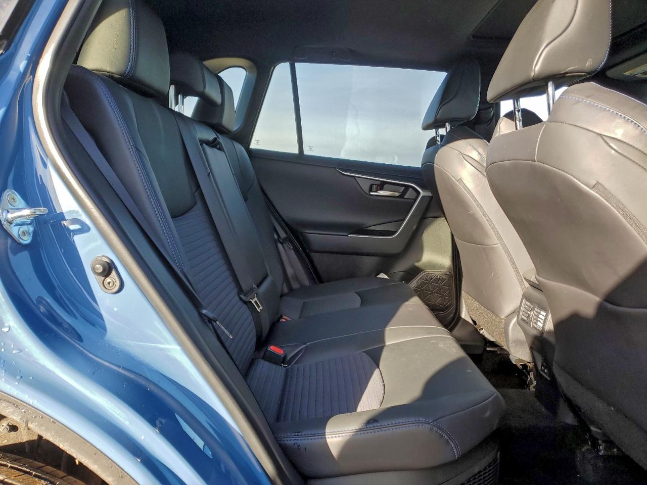 2025 TOYOTA RAV4 XSE photo 11