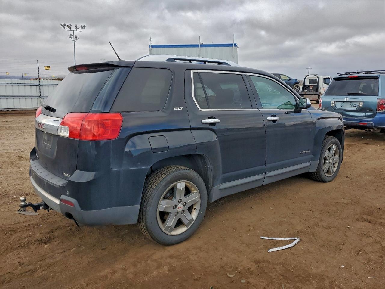 2012 GMC TERRAIN SLT photo 3