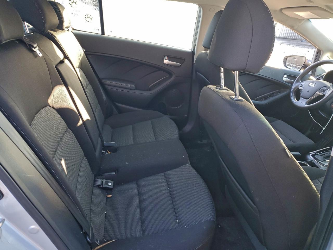 2017 KIA FORTE LX photo 10