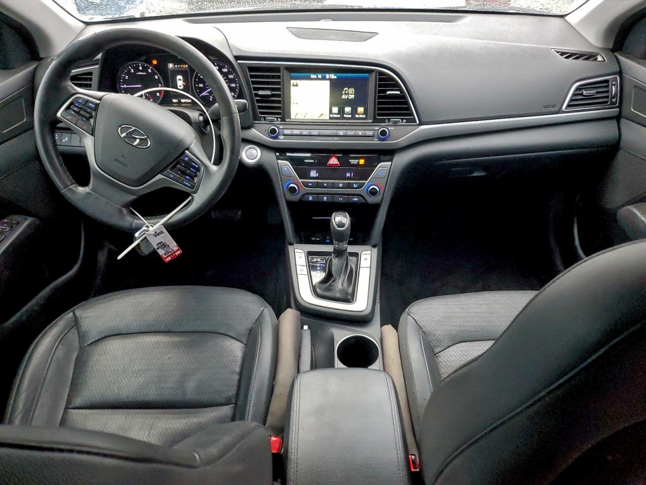 2017 HYUNDAI ELANTRA SE photo 8