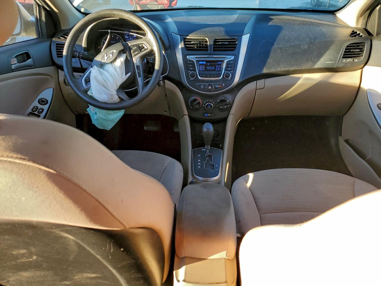 2016 HYUNDAI ACCENT SE photo 8