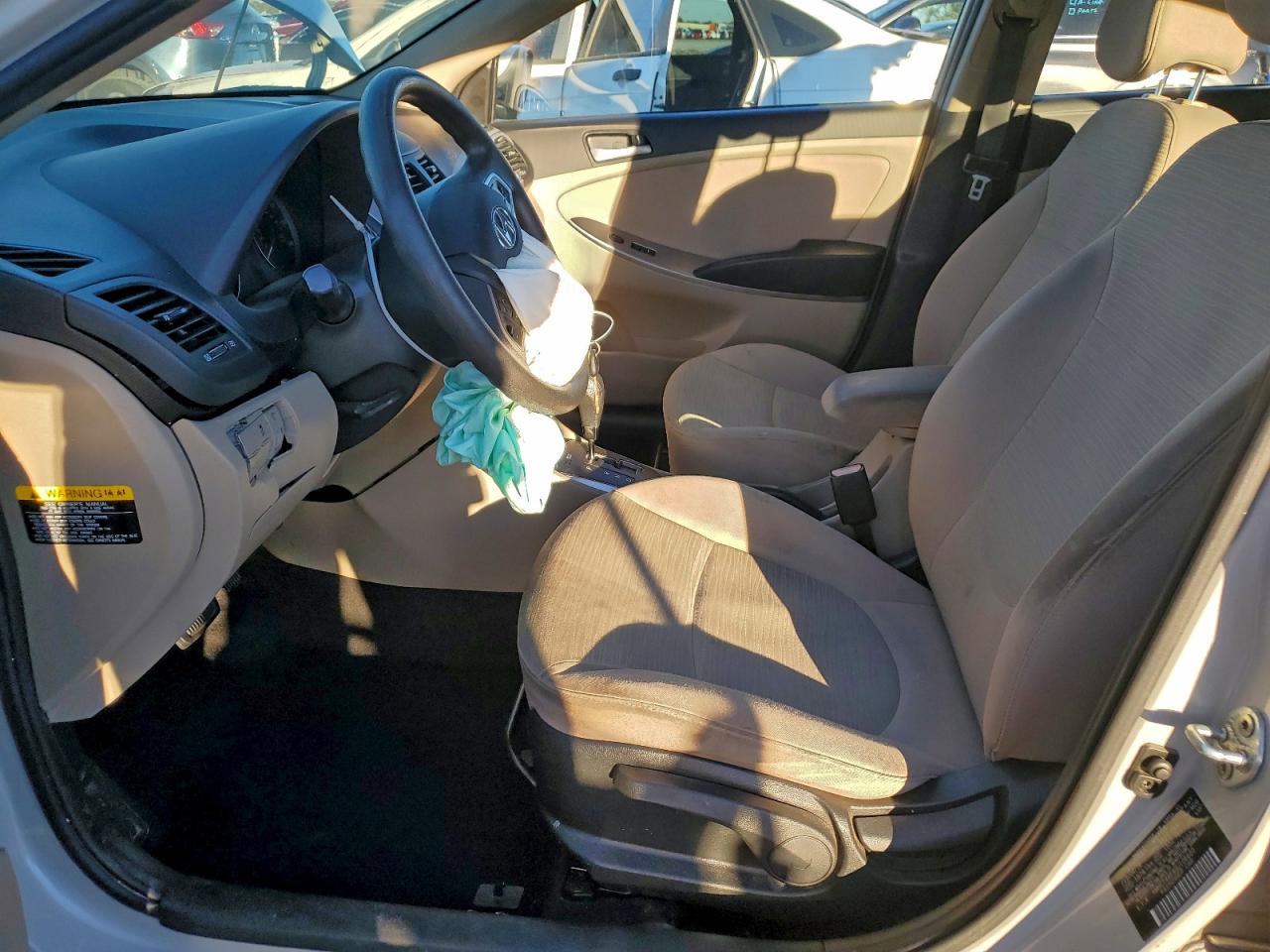 2016 HYUNDAI ACCENT SE photo 7