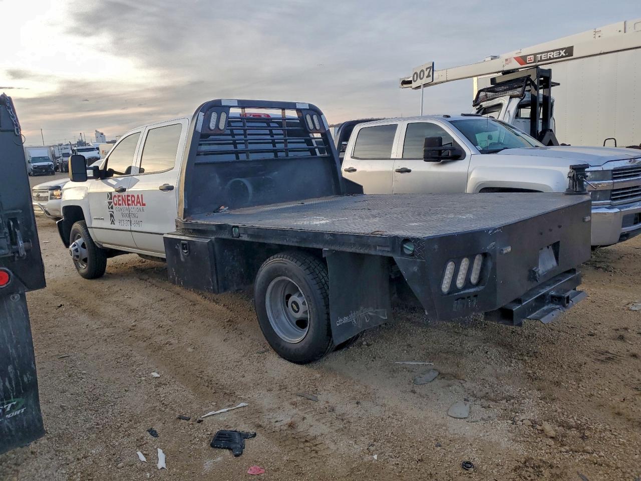 2017 CHEVROLET SILVERADO K3500 photo 2