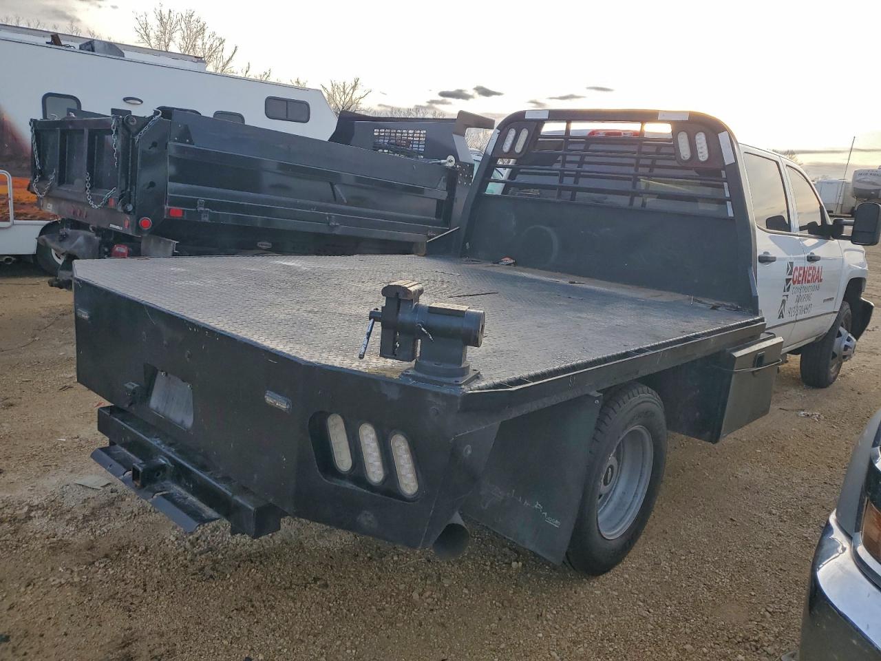 2017 CHEVROLET SILVERADO K3500 photo 3