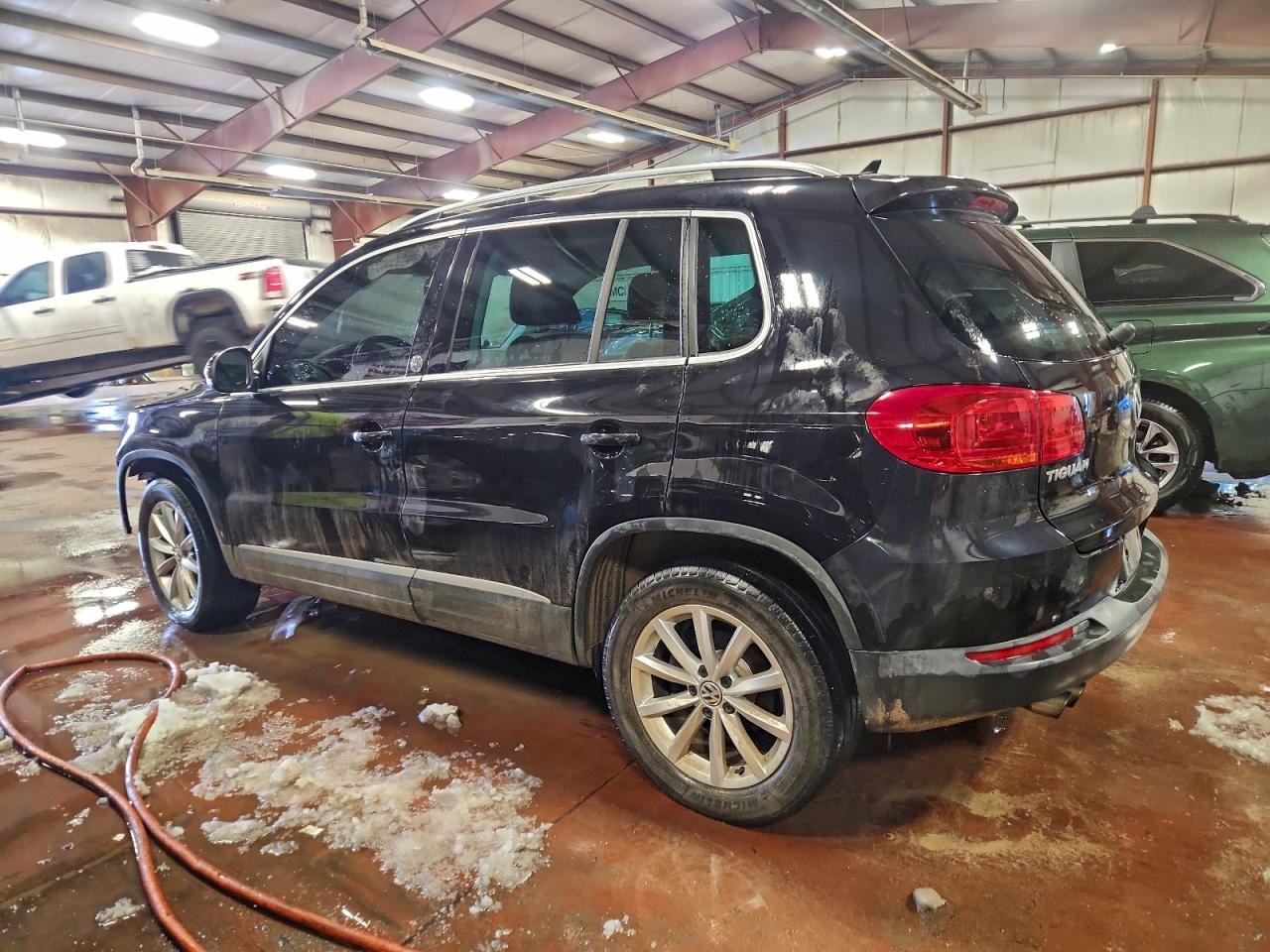 2017 VOLKSWAGEN TIGUAN WOLFSBURG photo 2