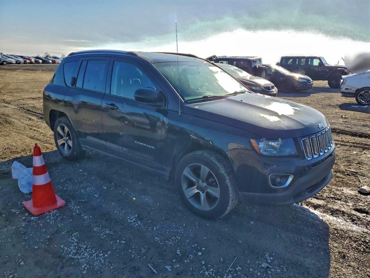2017 JEEP COMPASS LATITUDE photo 4