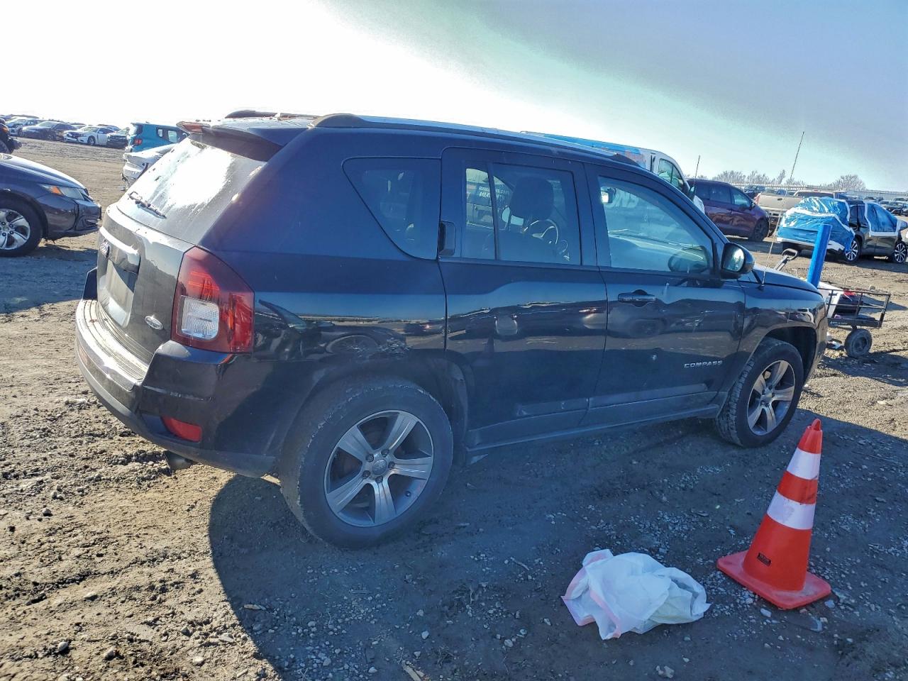 2017 JEEP COMPASS LATITUDE photo 3