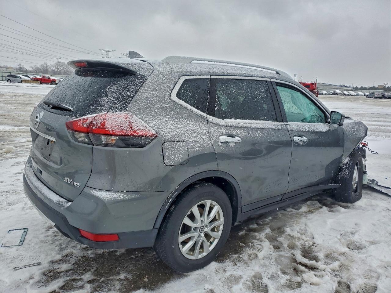 2017 NISSAN ROGUE SV photo 3