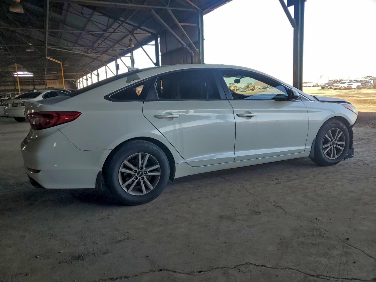 2015 HYUNDAI SONATA SE photo 3