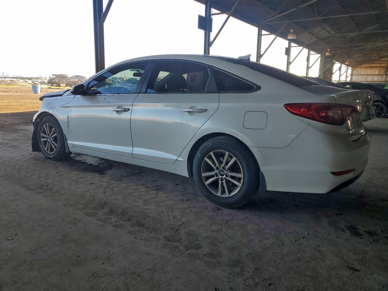 2015 HYUNDAI SONATA SE photo 2