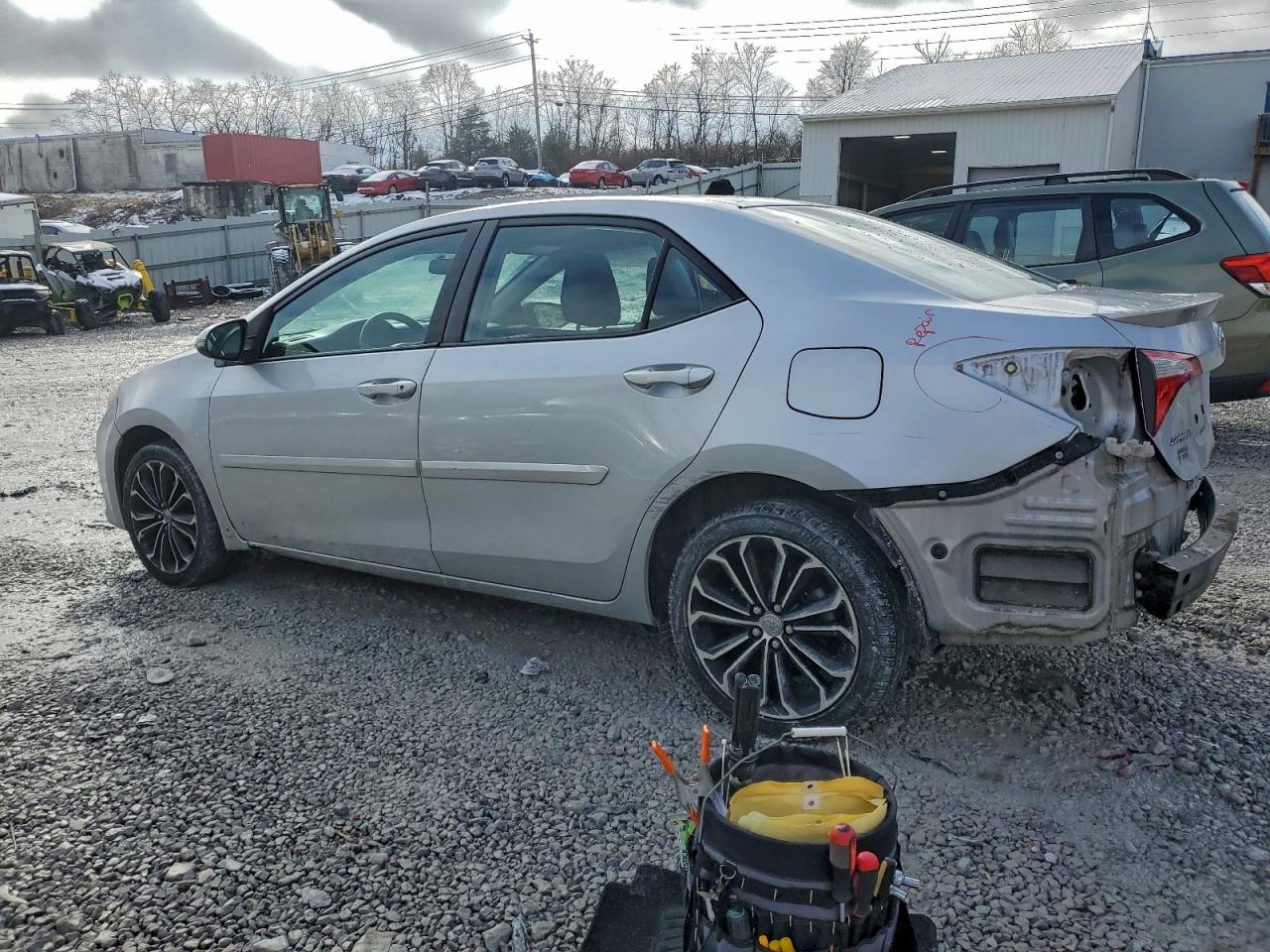 2014 TOYOTA COROLLA L photo 2