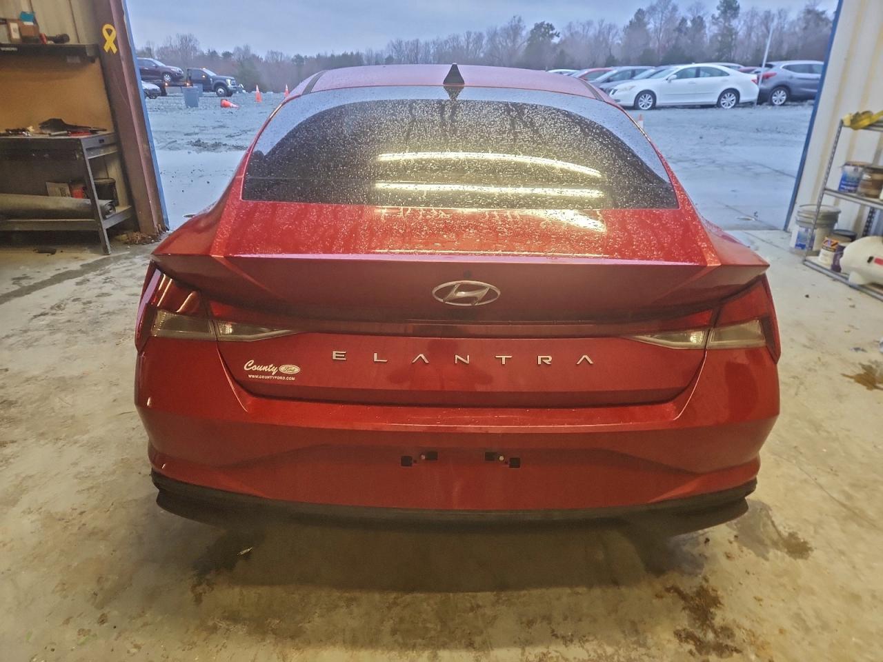 2022 HYUNDAI ELANTRA SEL photo 6