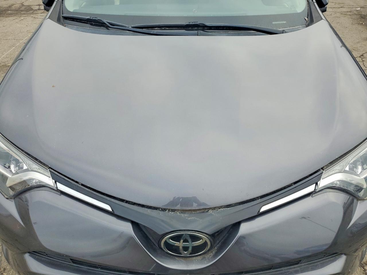2018 TOYOTA RAV4 LE photo 23