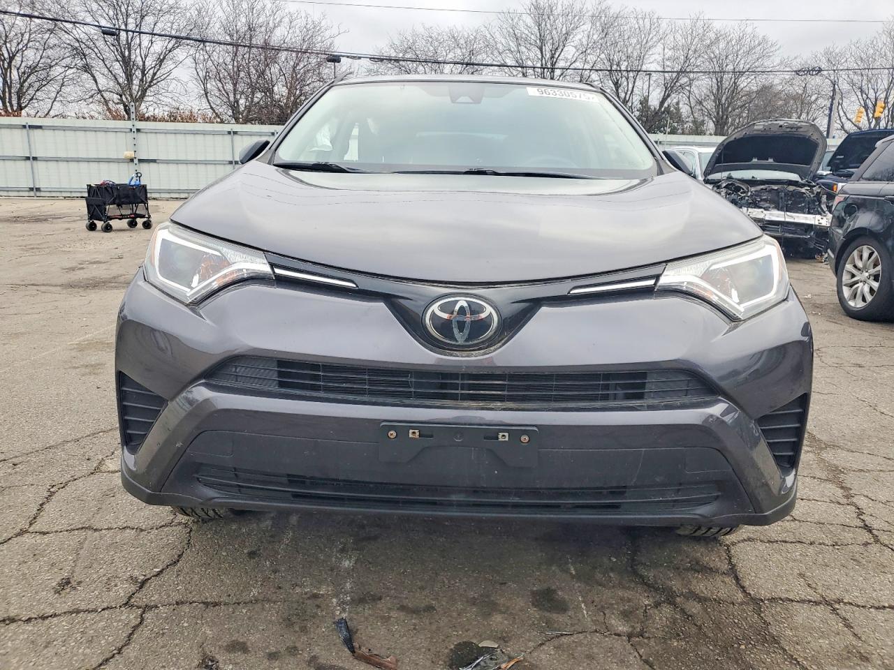 2018 TOYOTA RAV4 LE photo 9
