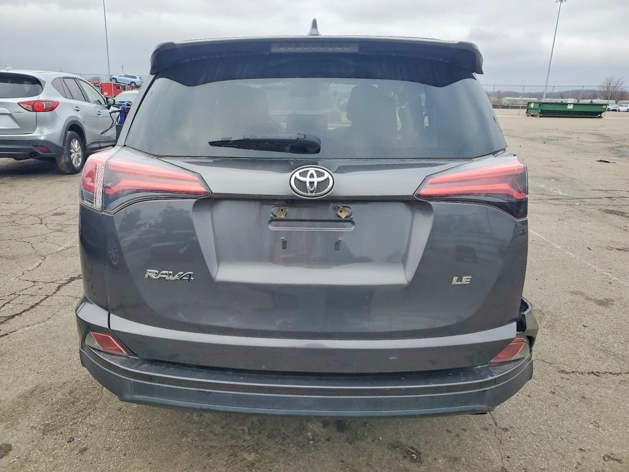 2018 TOYOTA RAV4 LE photo 11
