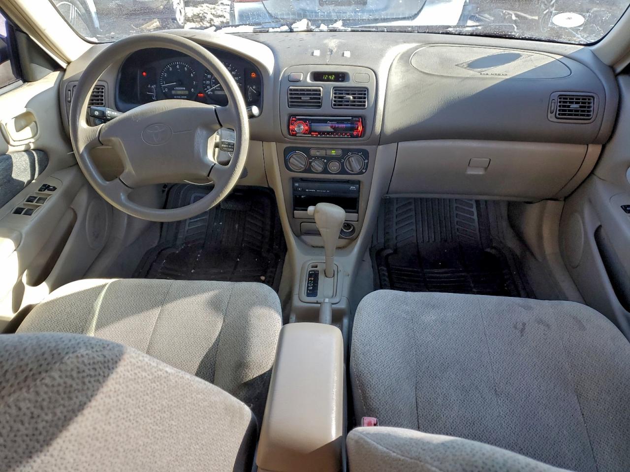 2001 TOYOTA COROLLA CE photo 8