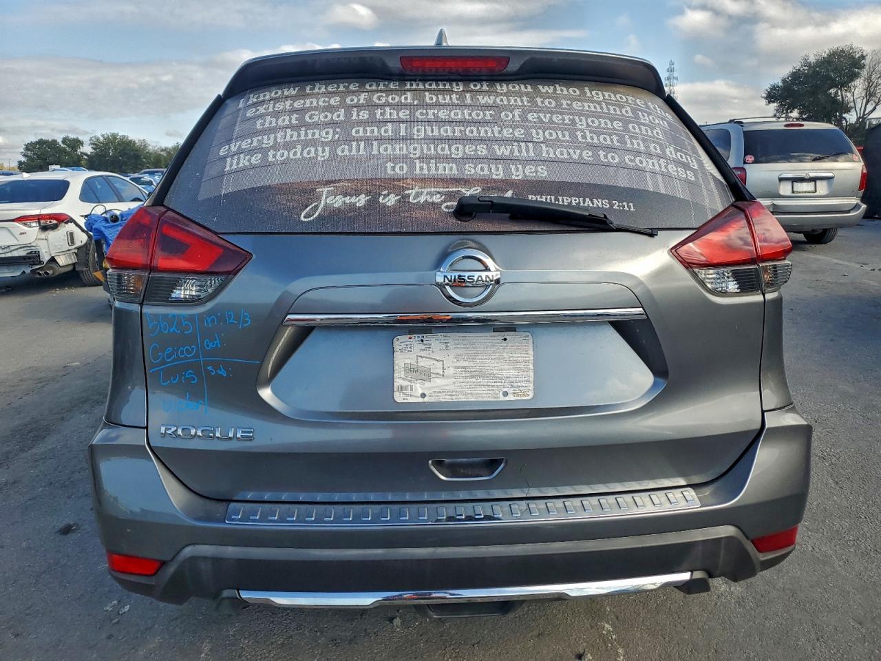 2018 NISSAN ROGUE S photo 6