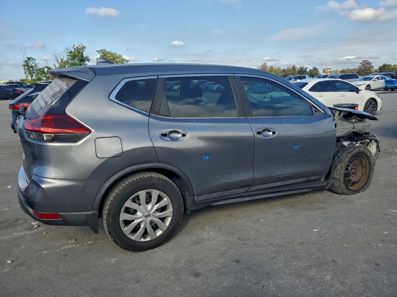 2018 NISSAN ROGUE S photo 3