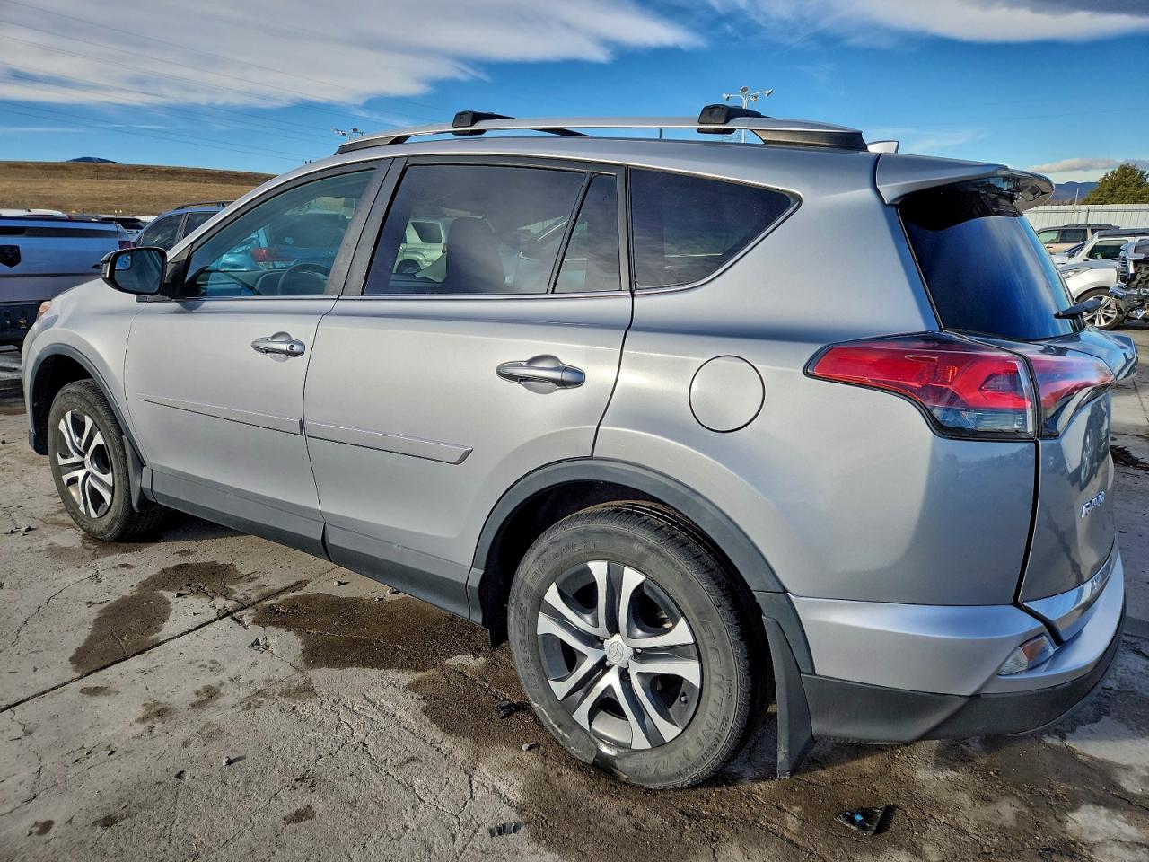 2016 TOYOTA RAV4 LE photo 2