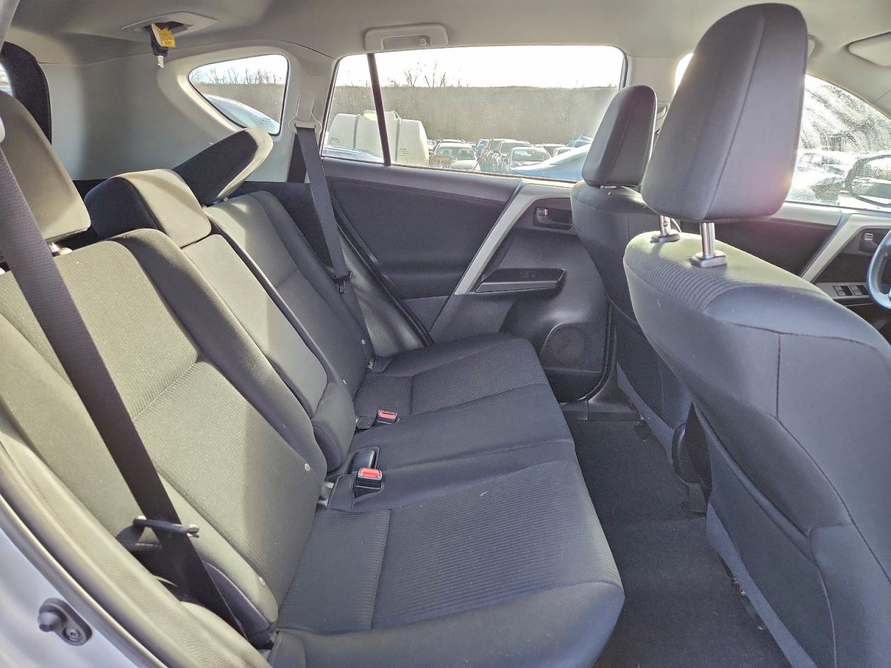 2016 TOYOTA RAV4 LE photo 11