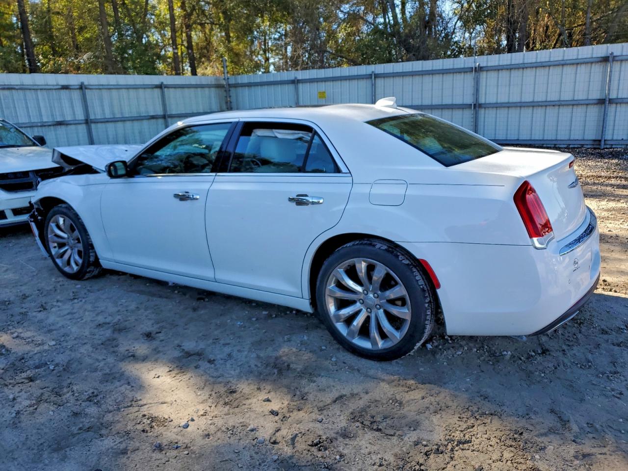 2018 CHRYSLER 300 LIMITED photo 3