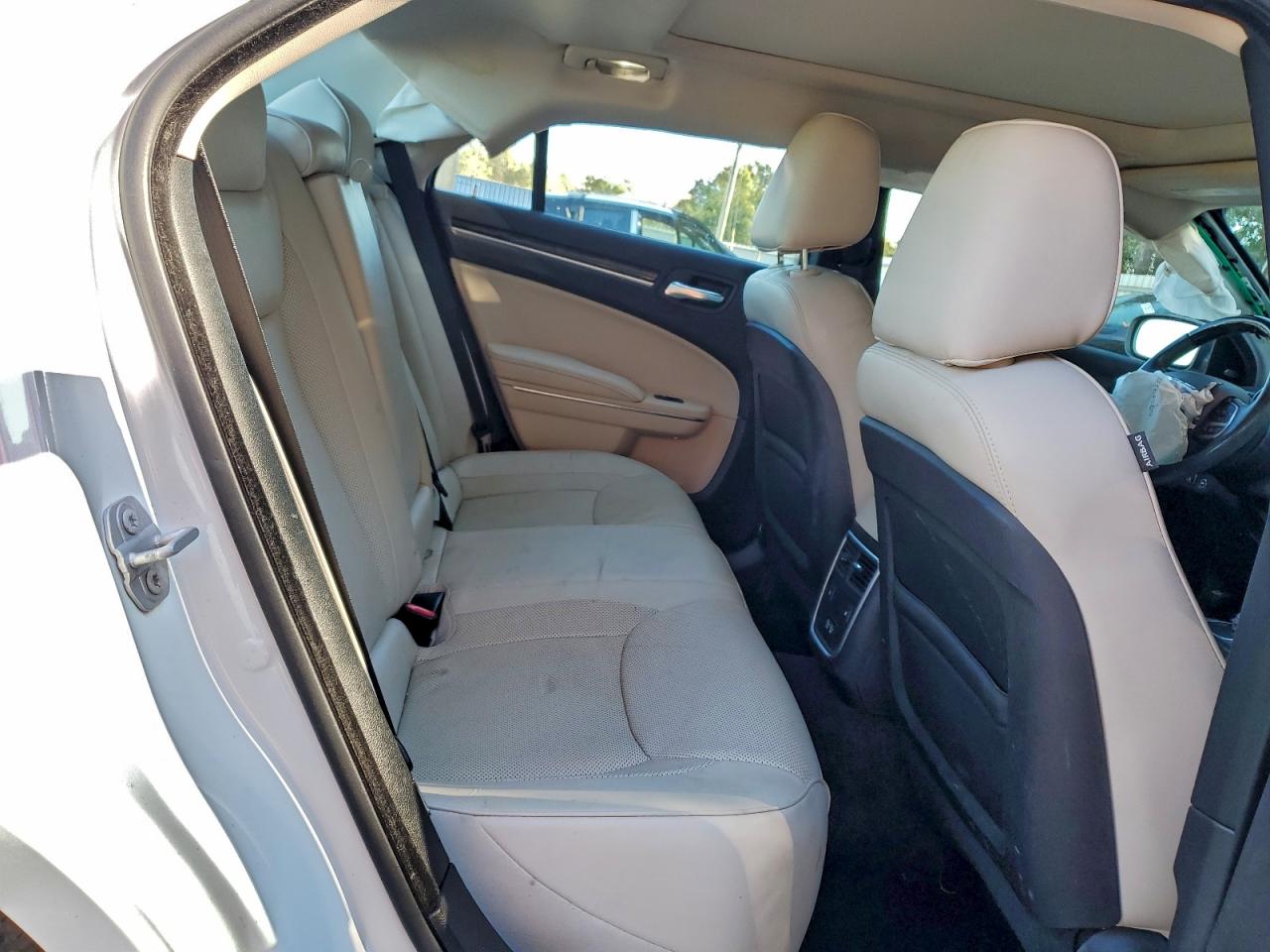 2018 CHRYSLER 300 LIMITED photo 19