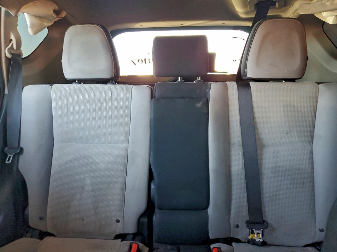 2017 TOYOTA RAV4 XLE photo 28