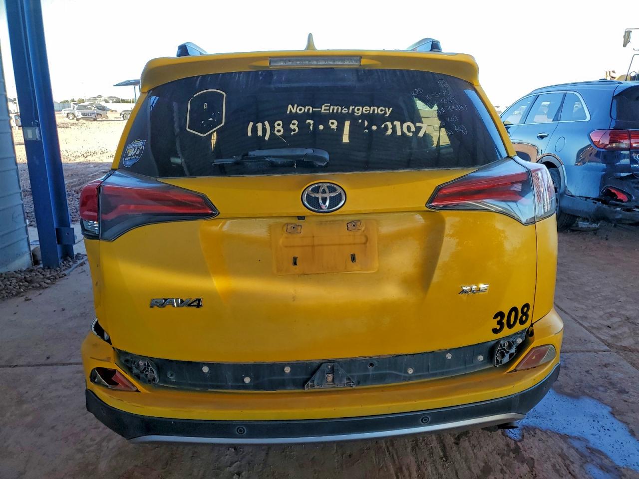 2017 TOYOTA RAV4 XLE photo 16