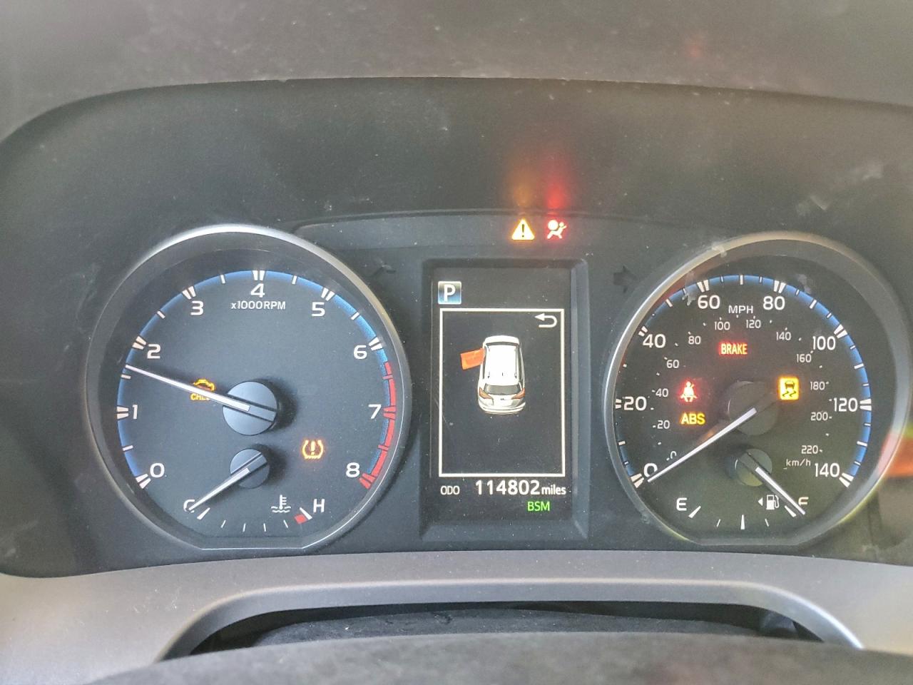 2017 TOYOTA RAV4 XLE photo 25