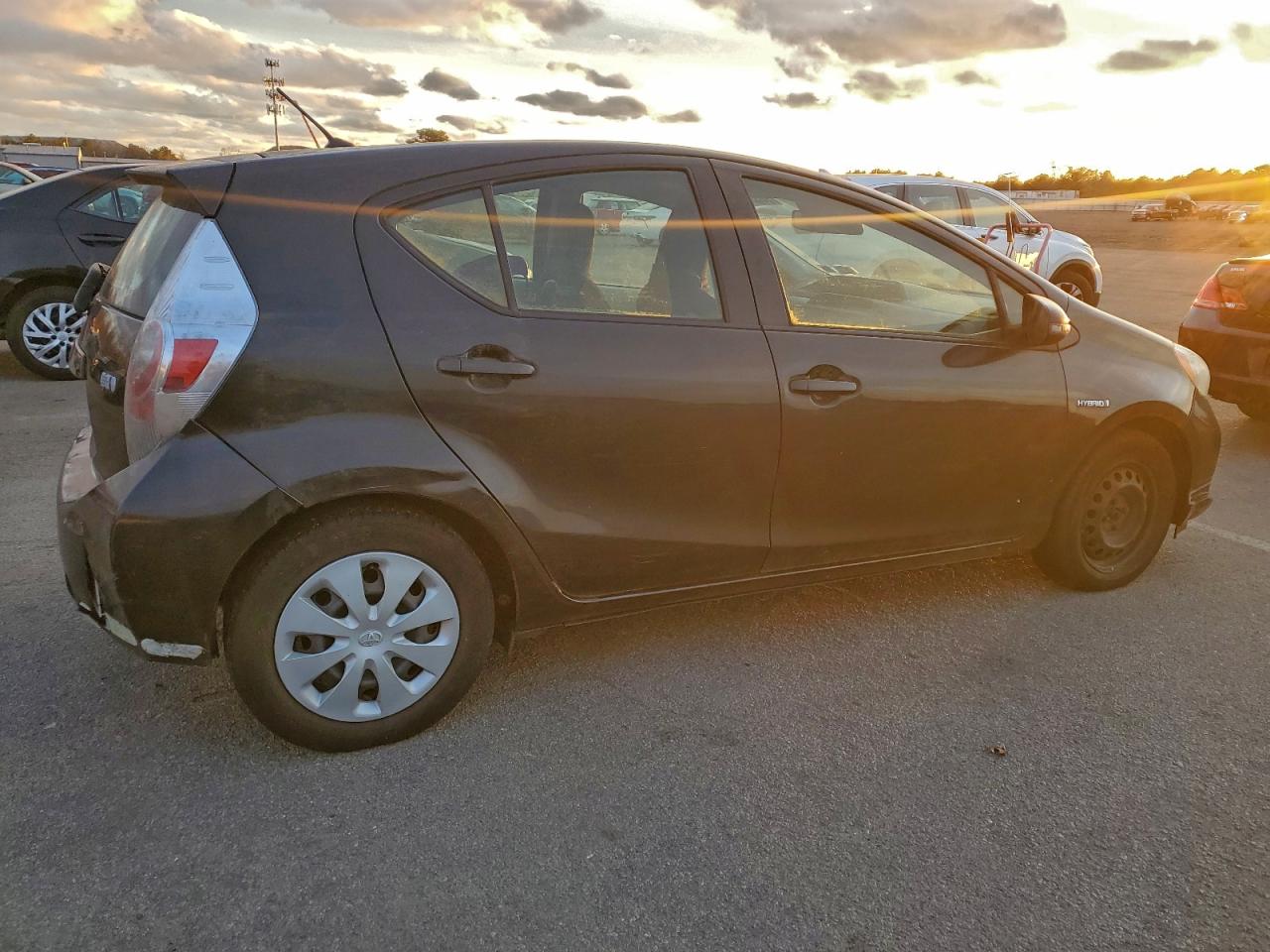 2013 TOYOTA PRIUS C photo 3