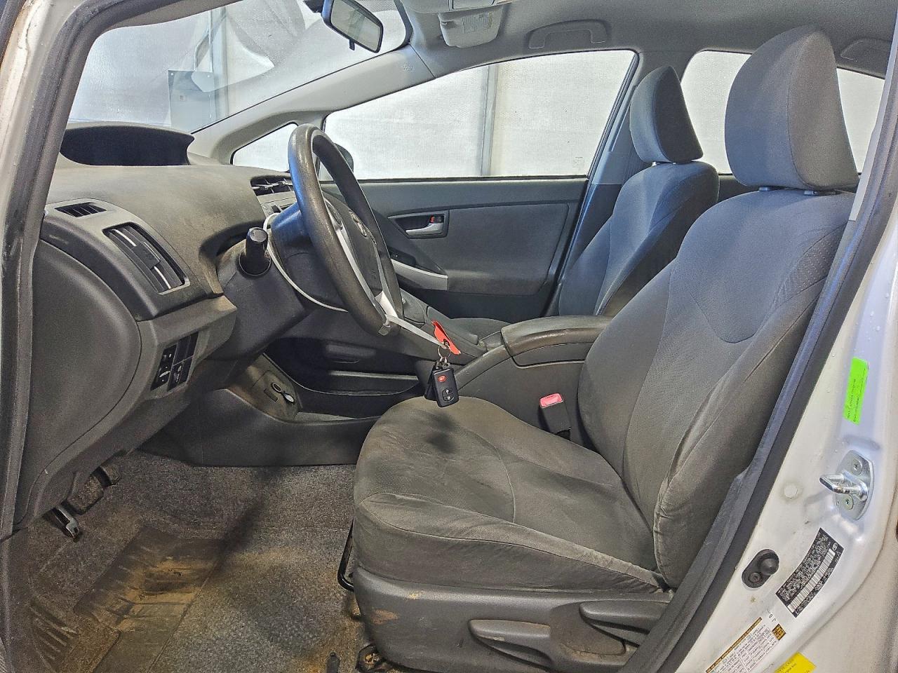 2010 TOYOTA PRIUS photo 7