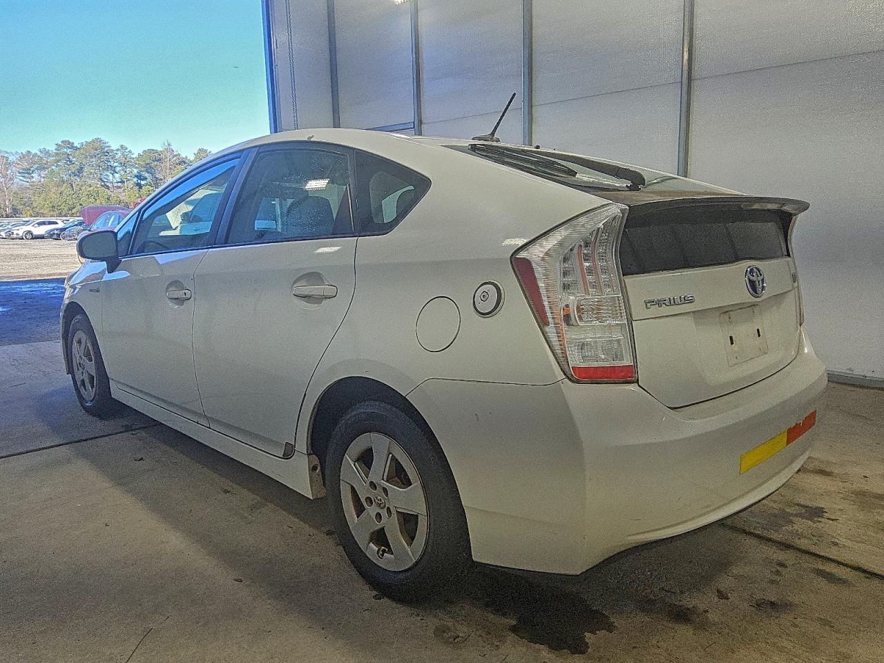 2010 TOYOTA PRIUS photo 2