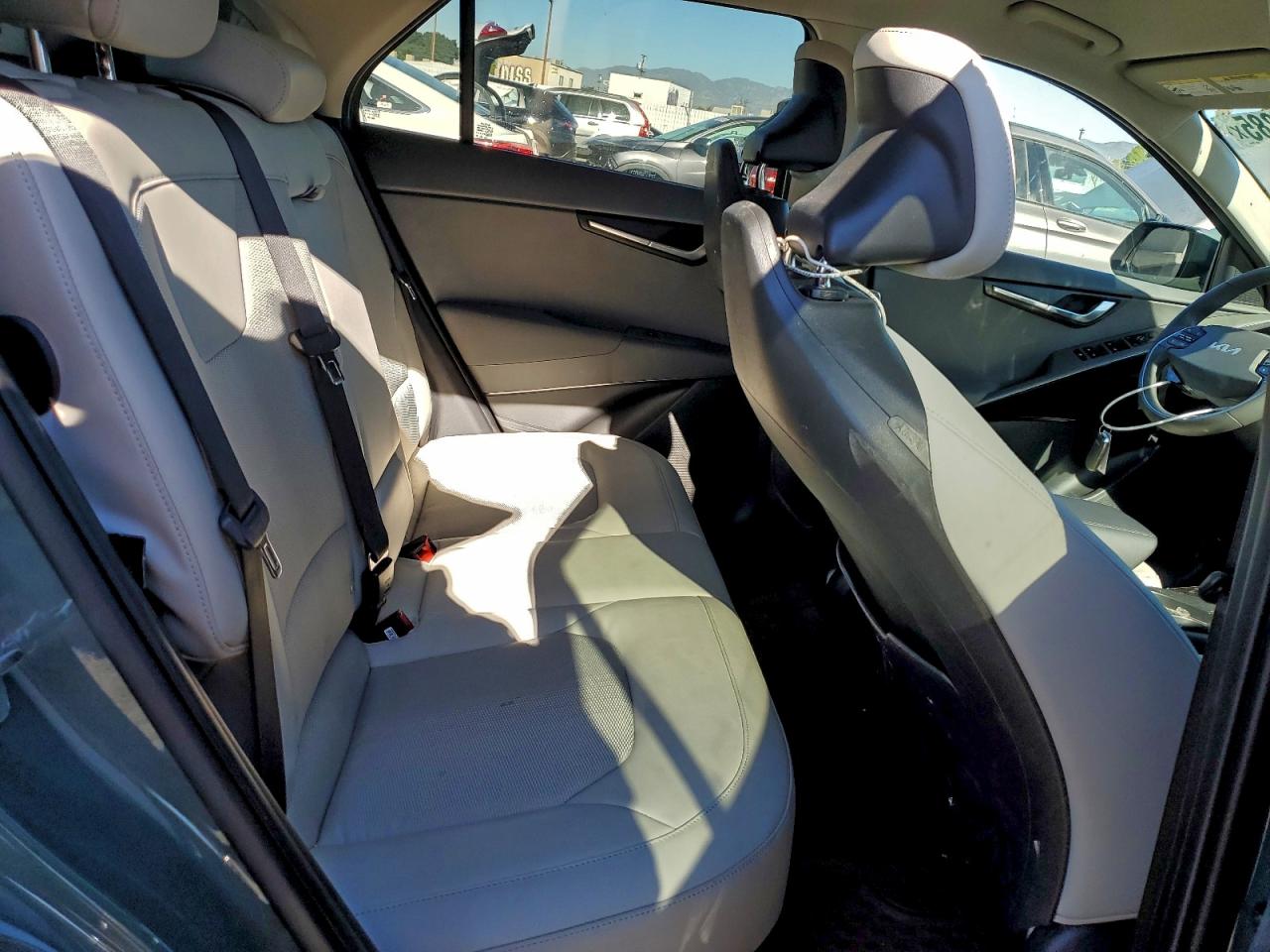 2024 KIA NIRO EX photo 10