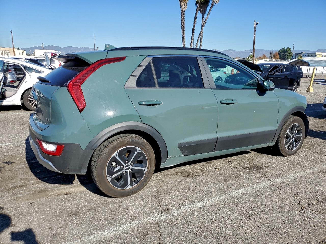 2024 KIA NIRO EX photo 3