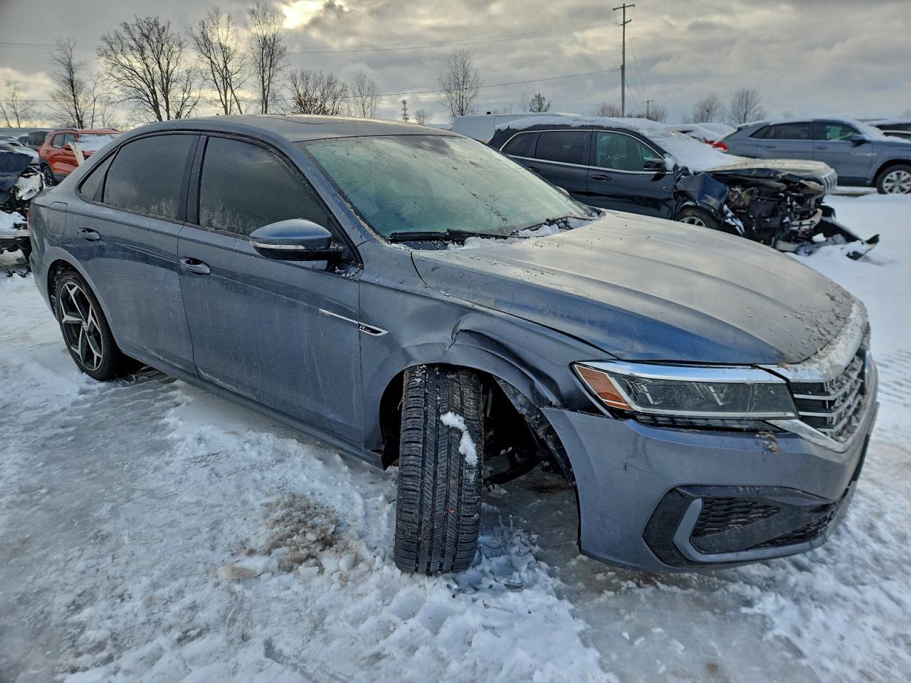 2020 VOLKSWAGEN PASSAT R-LINE photo 4
